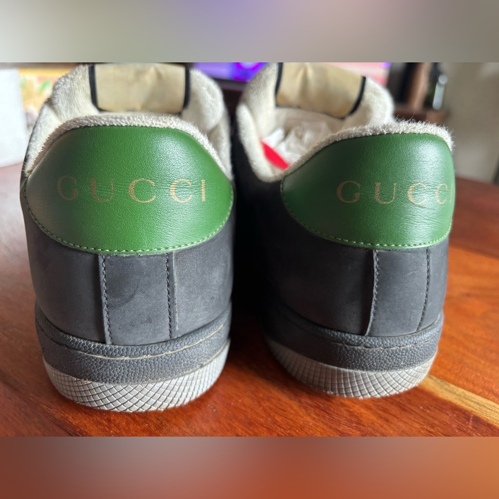 Gucci Men's Black and Green Sneakers with Red Accents - Picture 7 of 13